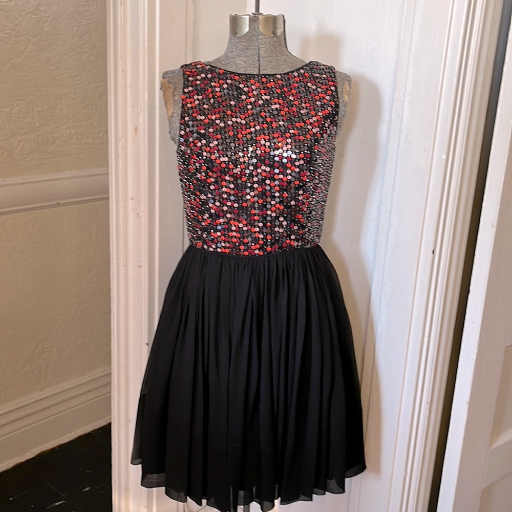 Shoshanna NWT Sequin Evie Swing Dress Red Black Beaded Mini Party Occasion, sz 2